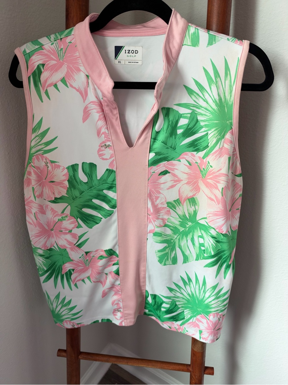 Izod Women's Pink & Green Floral Sleeveless Golf Tank